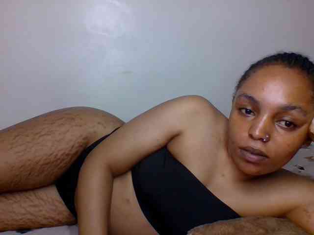 Candy011 webcam
