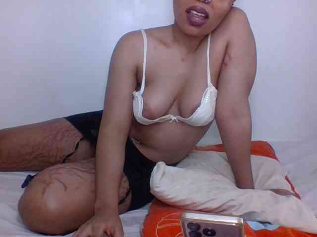 Candy011 webcam