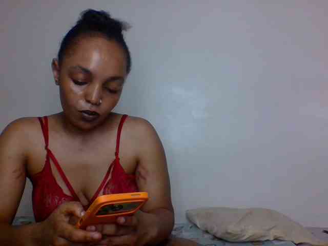 Candy011 webcam