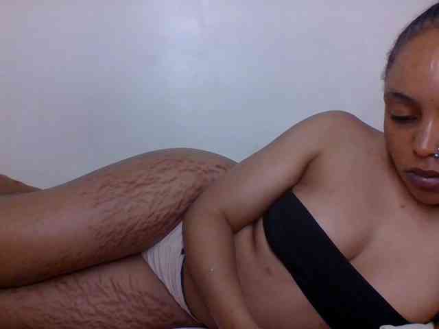 Candy011 webcam
