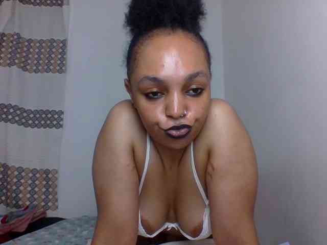Candy011 webcam