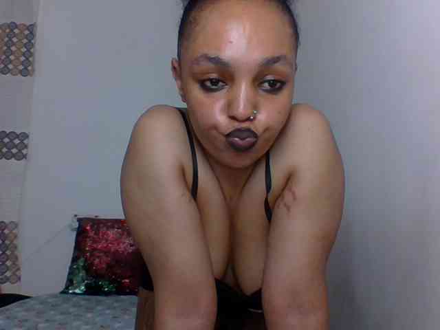 Candy011 webcam