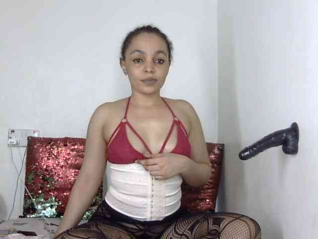 Candy011 webcam