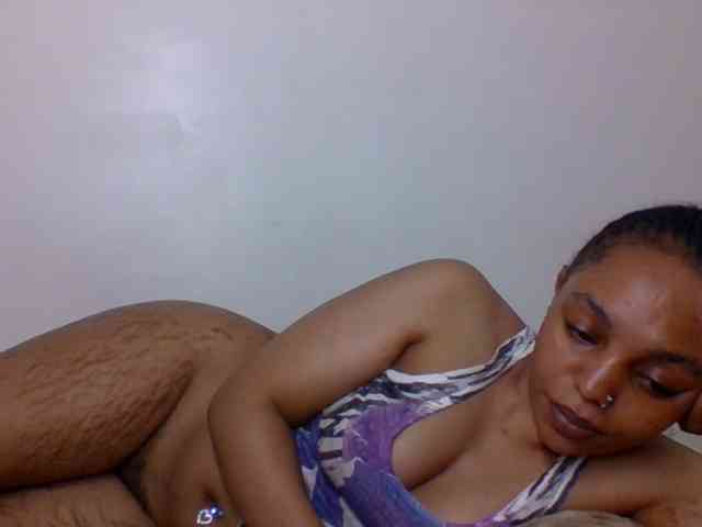Candy011 webcam