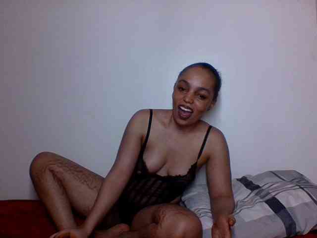 Candy011 webcam