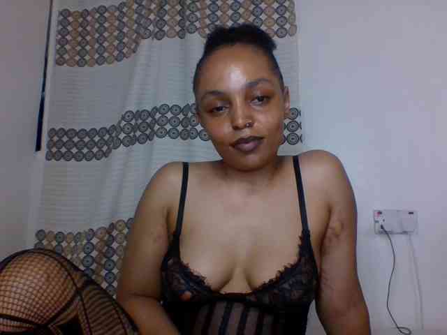 Candy011 webcam