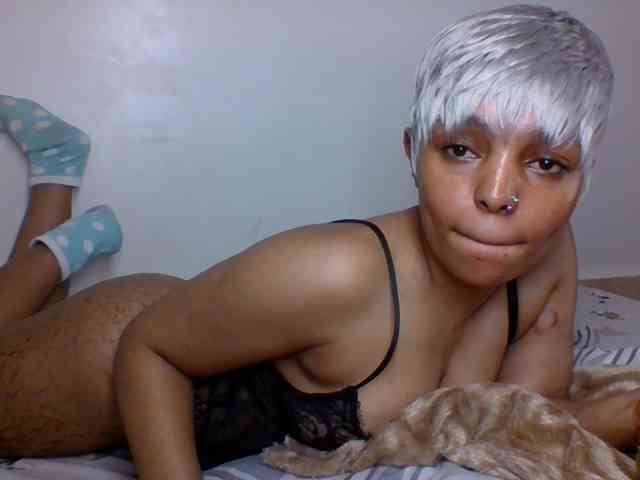 Candy011 webcam