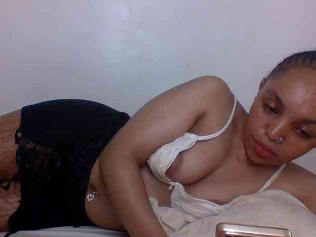 Candy011 webcam