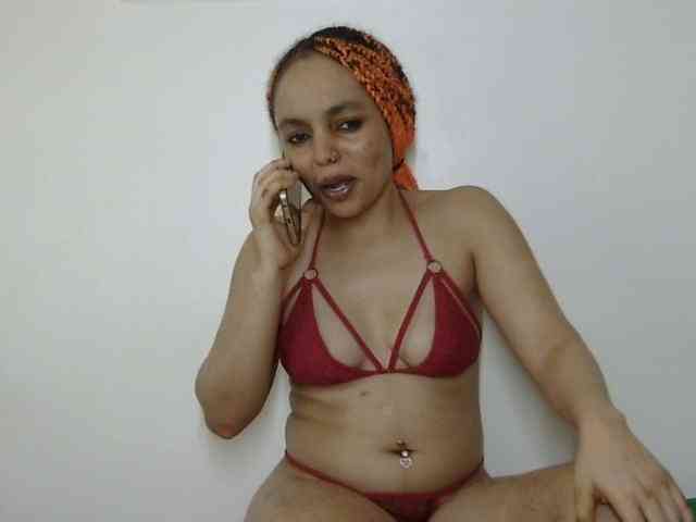 Candy011 webcam