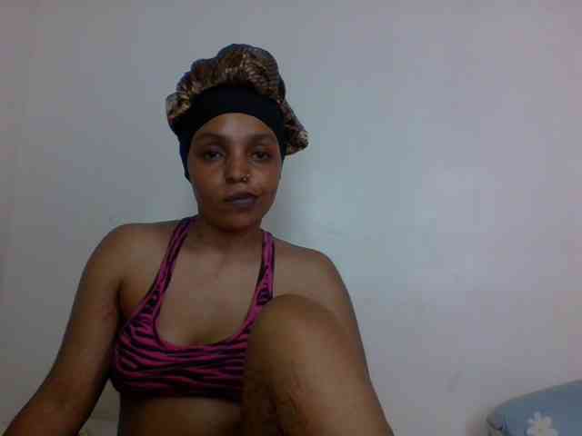 Candy011 webcam
