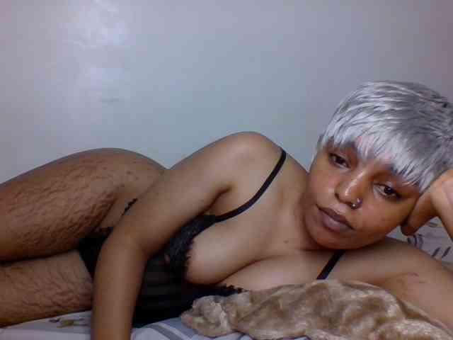 Candy011 webcam
