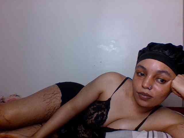 Candy011 webcam