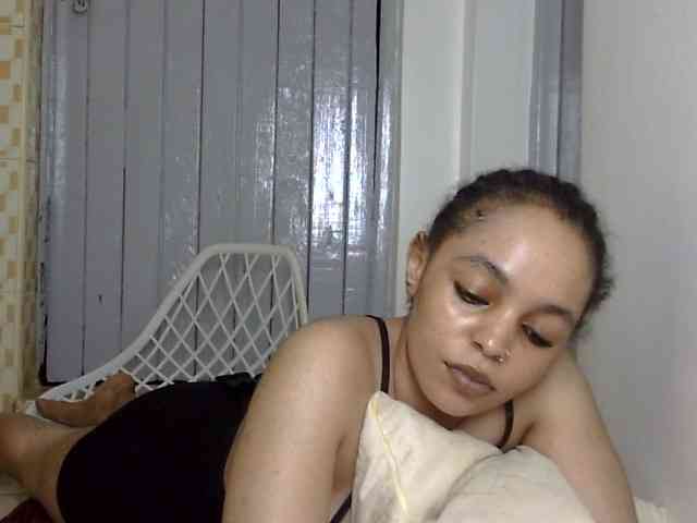 Candy011 webcam
