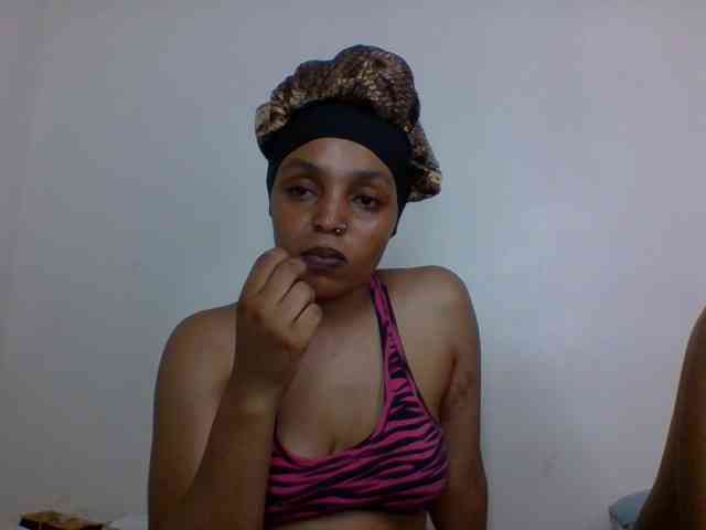 Candy011 webcam