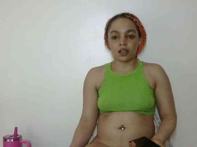 Candy011 webcam