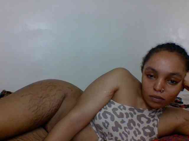 Candy011 webcam