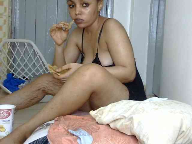 Candy011 webcam