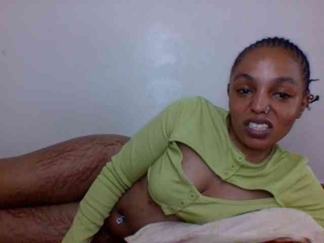 Candy011 webcam