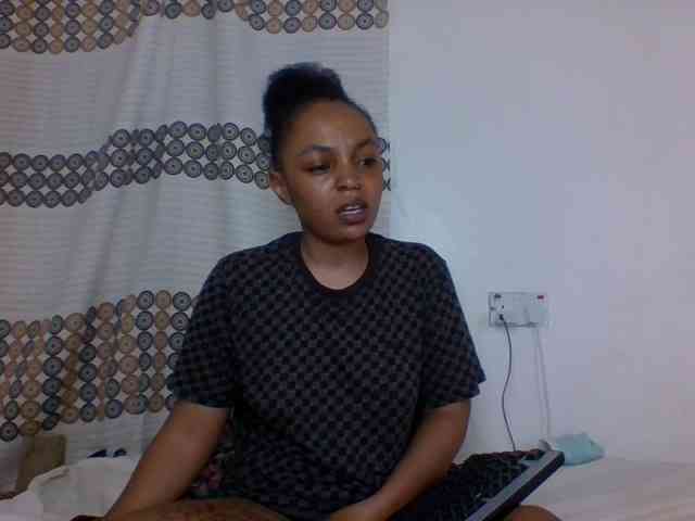 Candy011 webcam
