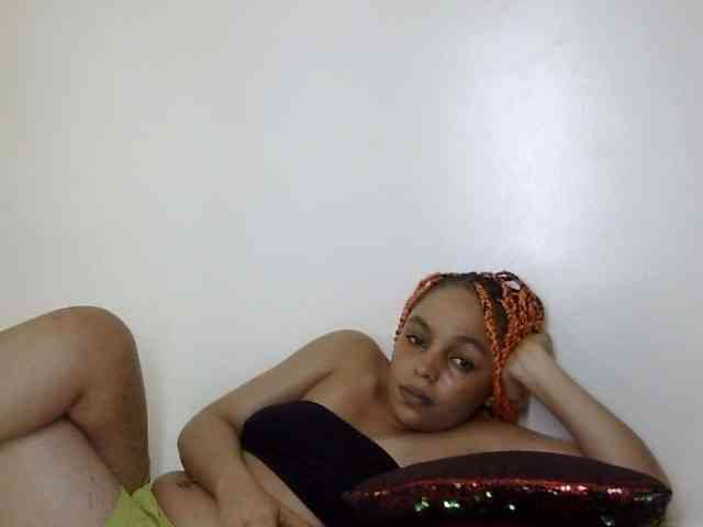 Candy011 webcam