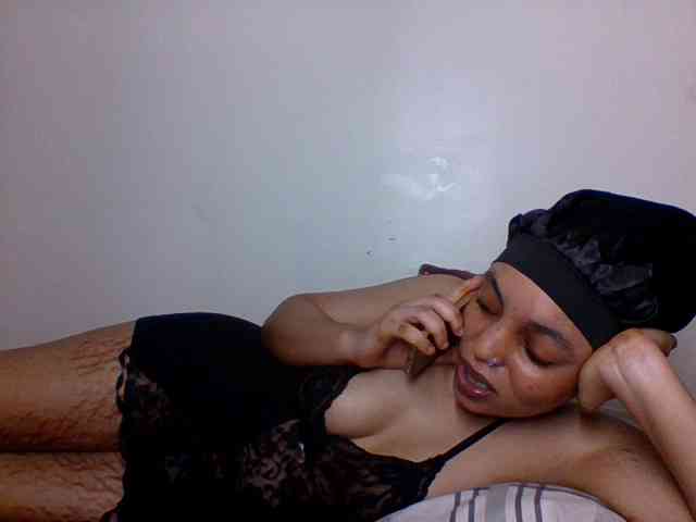 Candy011 webcam