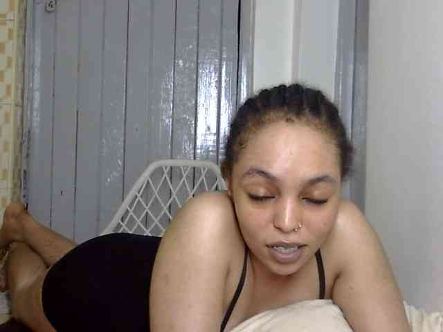 Candy011 webcam