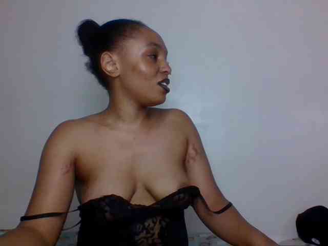 Candy011 webcam