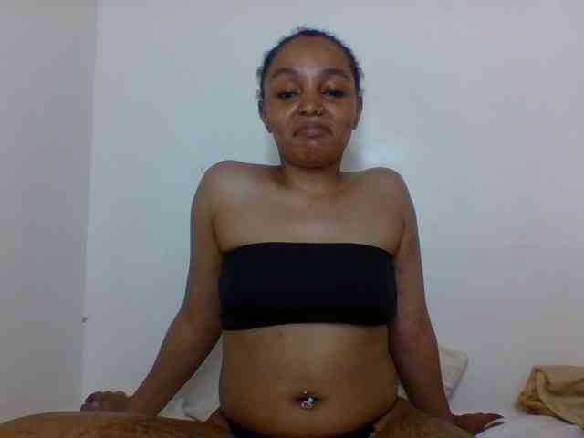 Candy011 webcam