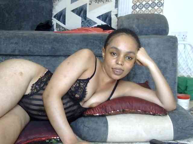 Candy011 webcam