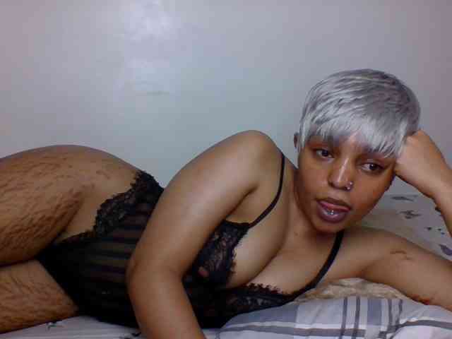 Candy011 webcam