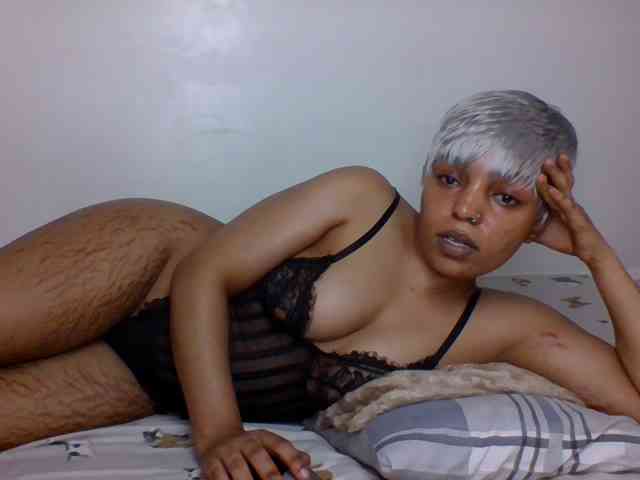Candy011 webcam