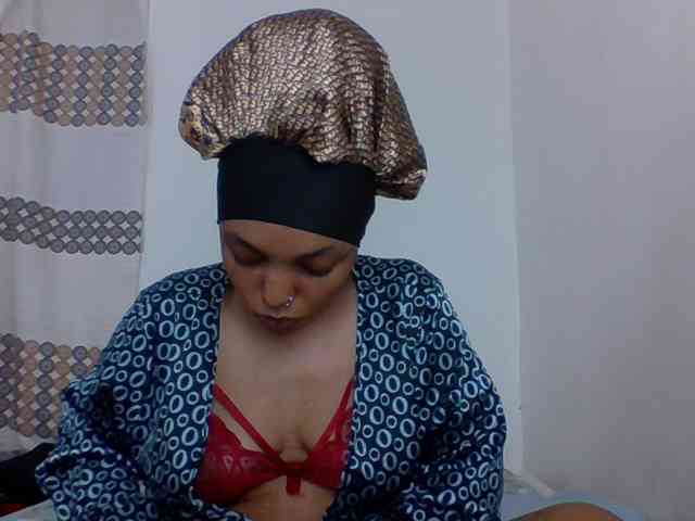 Candy011 webcam