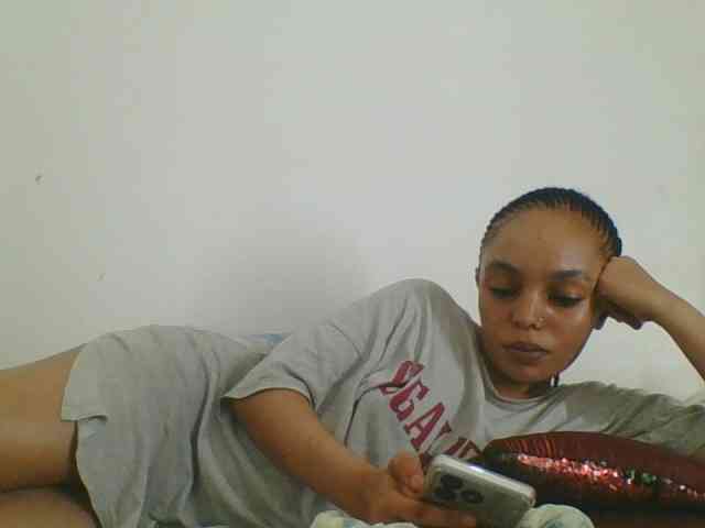 Candy011 webcam