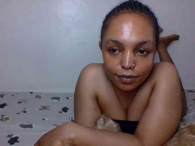 Candy011 webcam