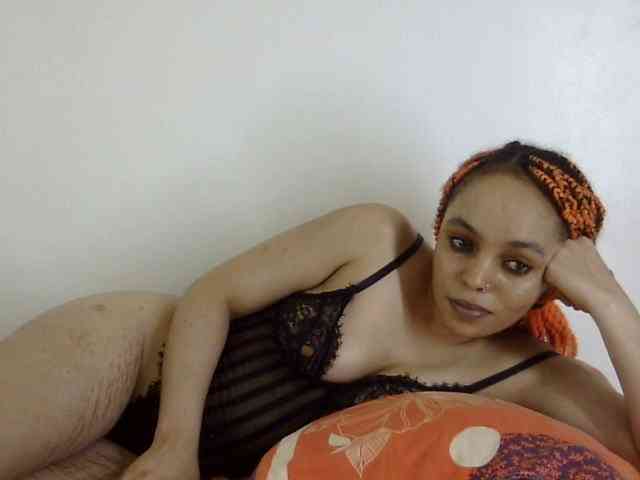 Candy011 webcam