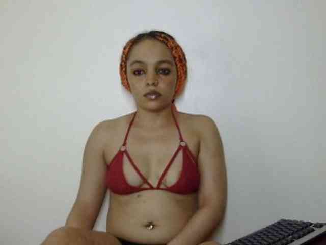 Candy011 webcam