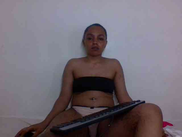 Candy011 webcam