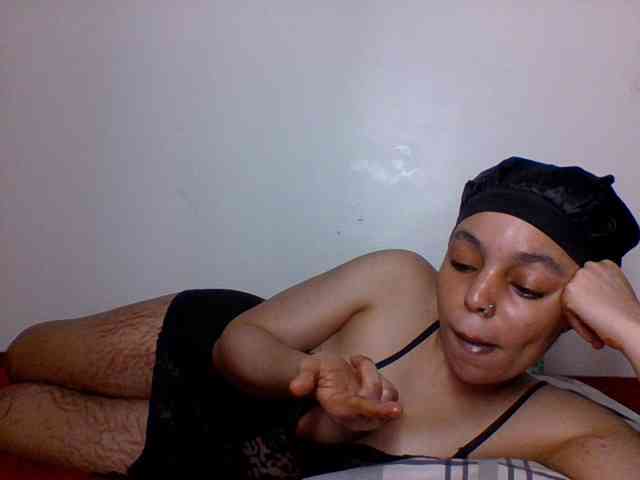Candy011 webcam