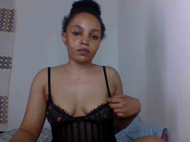 Candy011 webcam