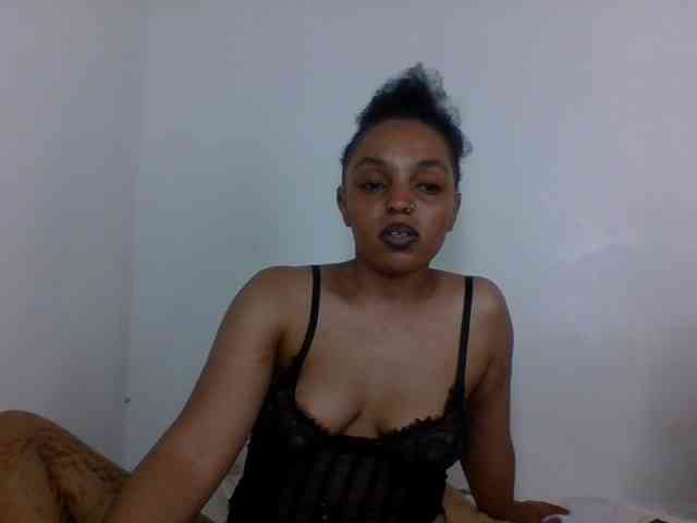Candy011 webcam