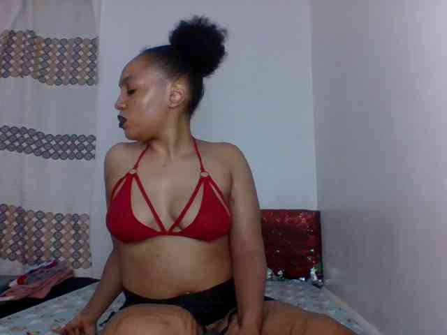 Candy011 webcam