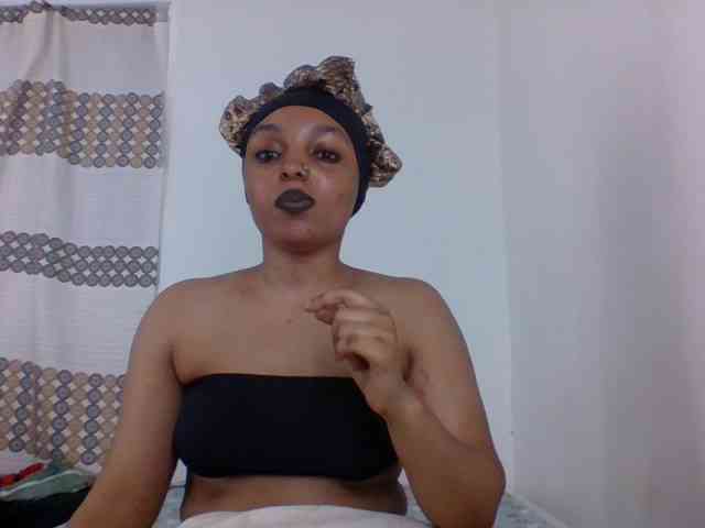 Candy011 webcam