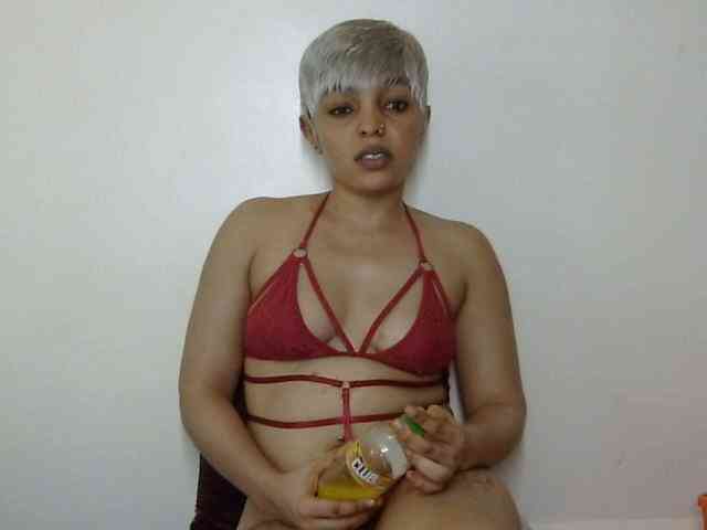 Candy011 webcam