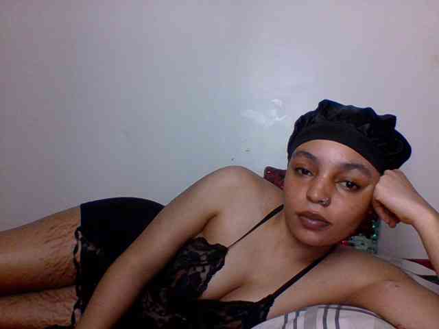 Candy011 webcam