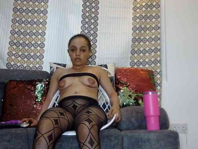 Candy011 webcam