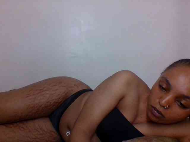 Candy011 webcam