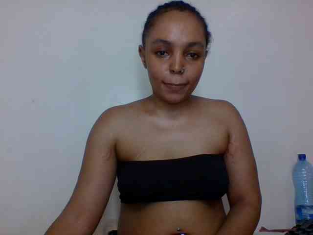 Candy011 webcam