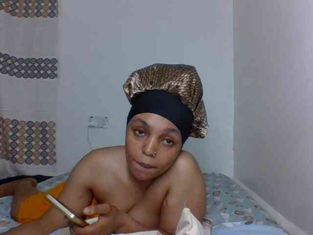 Candy011 webcam