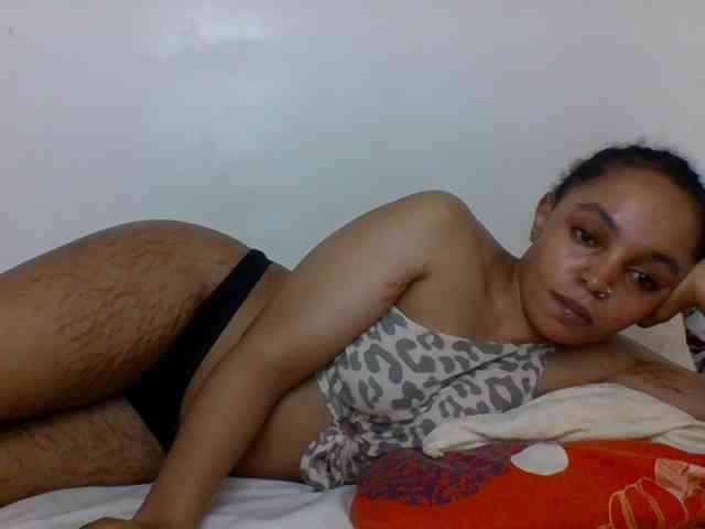 Candy011 webcam