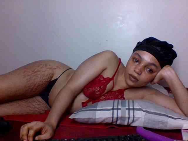 Candy011 webcam